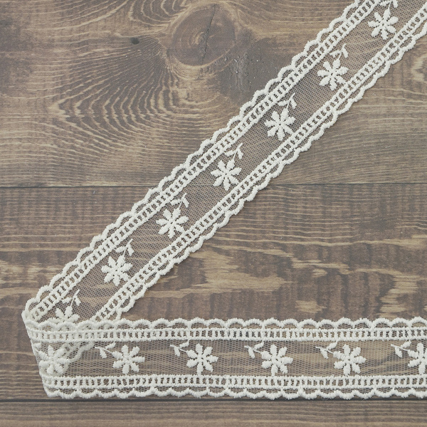 Кружево-вышивка на тюле, 30 мм, цвет молочный, 100% полиэстер, 4,5 м. Арт T-3006.112