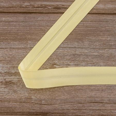 Косая бейка атласная 30 мм, 25 м, цвет 10, шампань. Арт 6260-30мм-10            