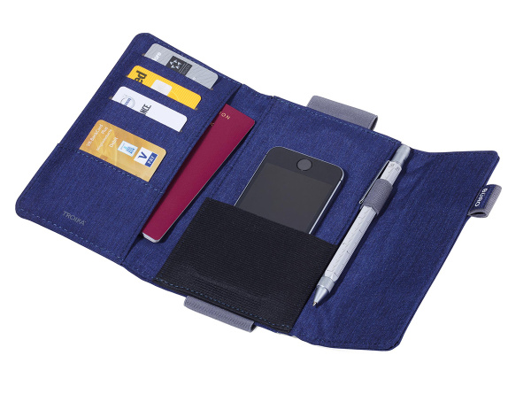 Кейс-органайзер TROIKA для проездных документов с магнитной застежкой. Арт TRV55/DB