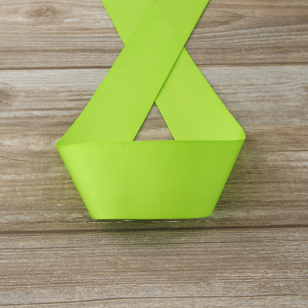 Лента репсовая SAFISA, 50 мм, 25 м, цвет 73 желто-зеленый. Арт 350-50мм-73