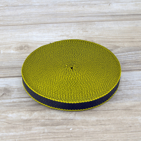 Тесьма ременная (стропа) PEGA черная с желтыми краями, 20 мм. Арт 836790120DT002    