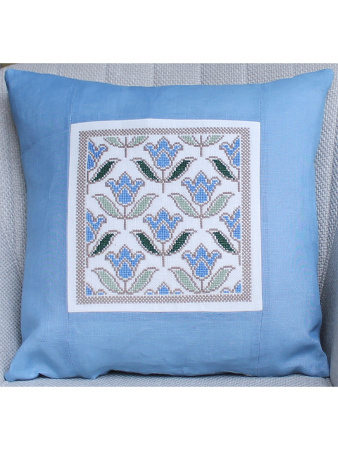 Набор для вышивания подушки "Голубые цветы". Арт 52021