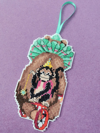 Набор для вышивания на пластиковой канве "Циркачи". Арт 23.001.12