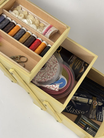 Шкатулка для рукоделия, бук, 3 этажа, светлый. Арт 31/151/1 