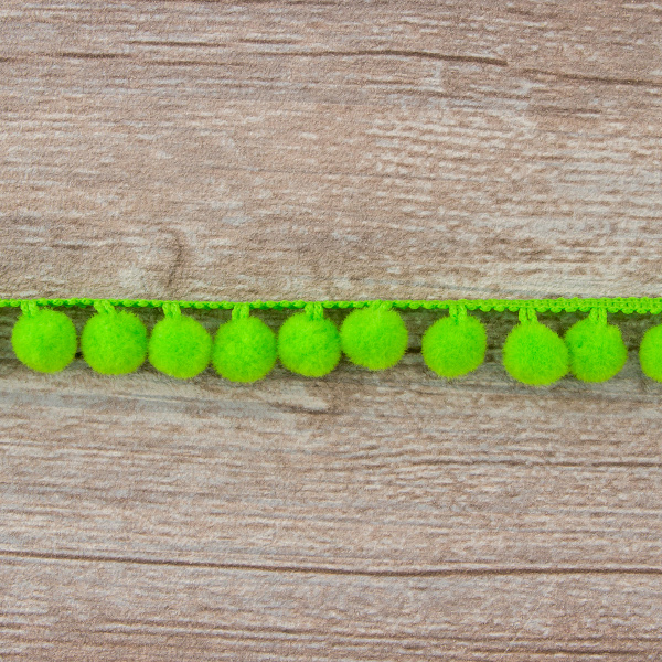 Тесьма с помпонами, диаметр 10 мм, цвет салатовый. Арт PA-18-col.665