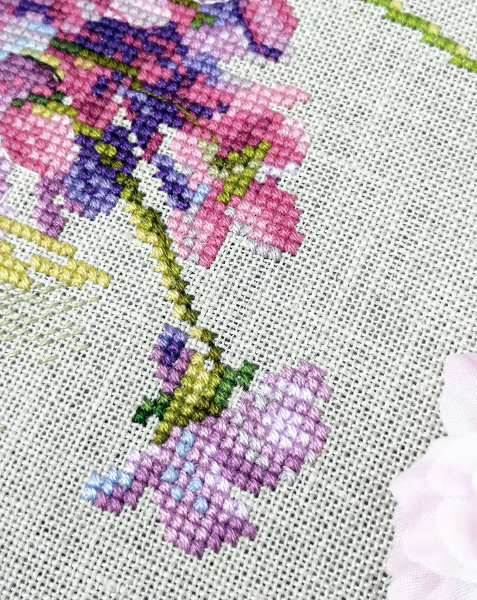 Набор для вышивания "Ромашки и фиалки". Арт 06.002.79