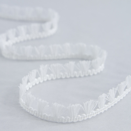 Тесьма декоративная, 16 мм, с бахромой, цвет белый. Арт 2204/01