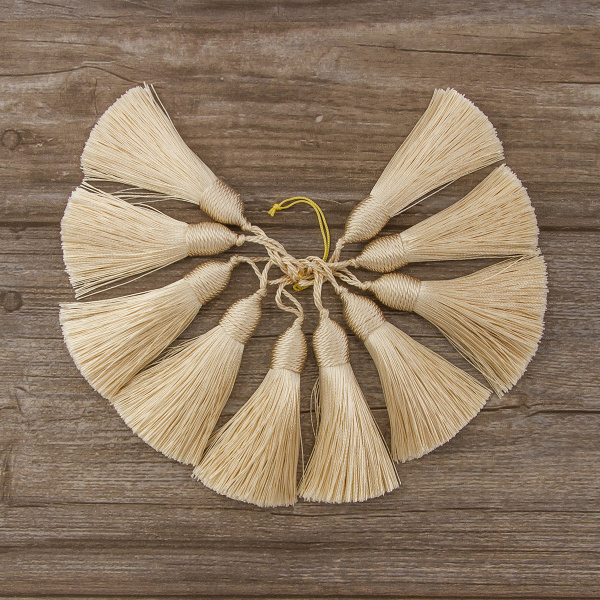 Кисть декоративная на шнуре, длина 85 мм, цвет абрикосовый. Арт KY - 05-col.PE - 2