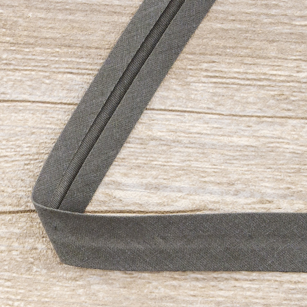 Косая бейка хлопок/полиэстер 20 мм, 25 м, цвет 68, Серый темный. Арт 6120-20мм-68            