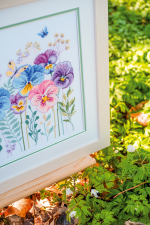 Набор для вышивания "Анютины глазки и травы" . Арт PN-0201936