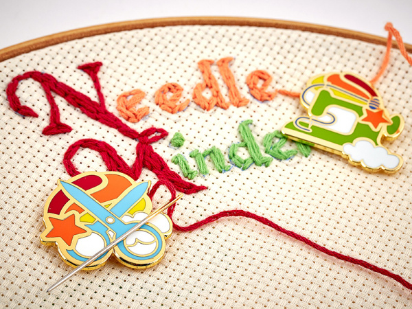 Игольница магнитная "Вышивальные помощники",  24 шт. на магнитном прикассовом стенде. Арт N4378