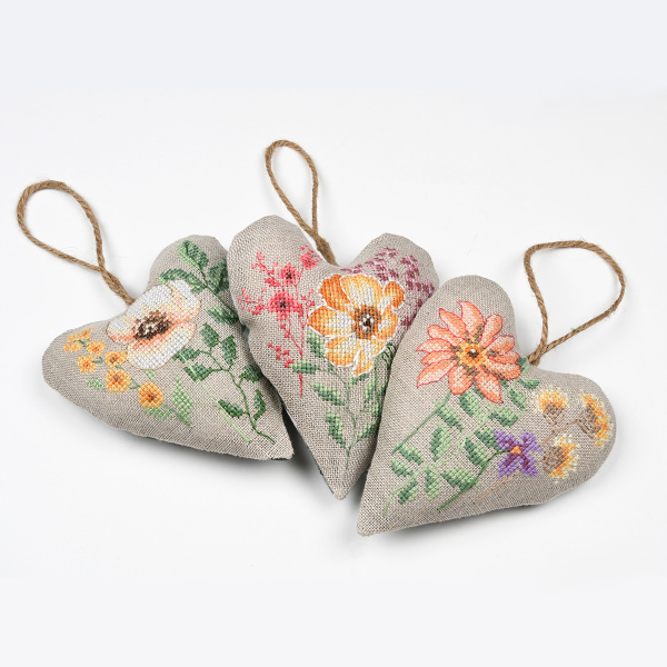 Набор для вышивания игольниц "Полевые цветы". Арт PN-0199613