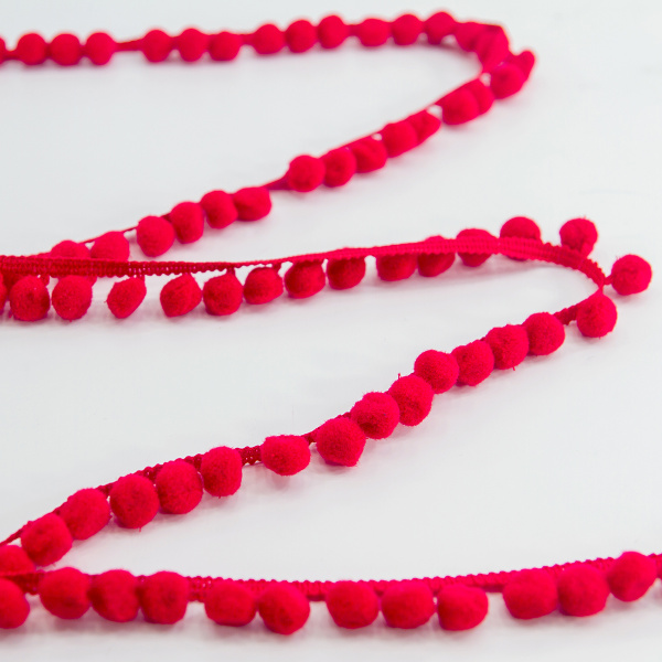 Тесьма с помпонами, диаметр 10 мм, цвет красный. Арт PA-18-col.306