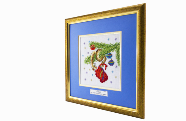 Вышитая картина "Новогодняя гирлянда". Арт Модель 01.033.15