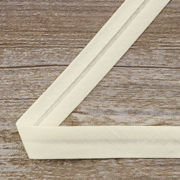 Косая бейка хлопок/полиэстер 20 мм, 25 м, цвет 12, слоновая кость. Арт 6120-20мм-12            