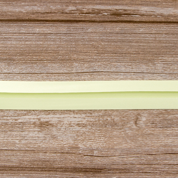 Косая бейка атласная 30 мм, 25 м, цвет 11, светлый пастельно-зеленый. Арт 6260-30мм-11            