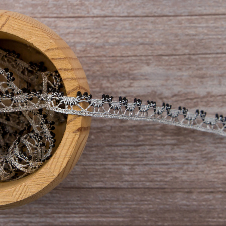 Мерсеризованное хлопковое кружево, 10 мм, цвет серебристый с черным. Арт 3480/G2                 
