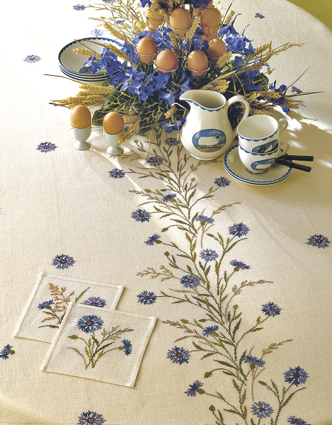 Набор для вышивания скатерти "Васильки". Арт 12-4091                 