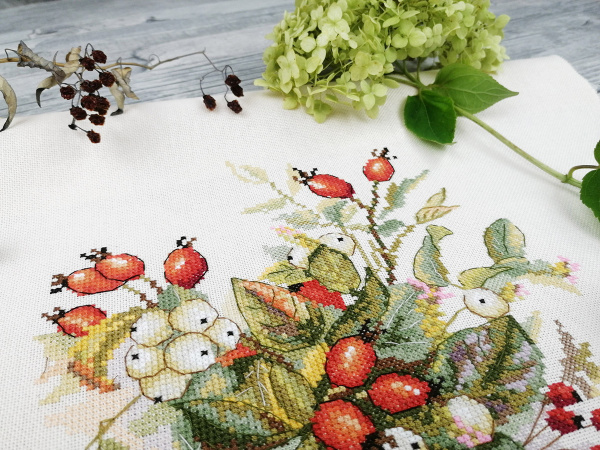 Набор для вышивания "Осенние ягоды". Арт 04.009.12