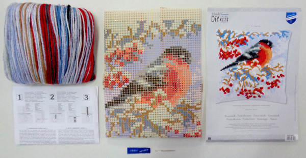 Набор для вышивания подушки "Робин зимой". Арт PN-0188511