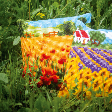Набор для вышивания подушки "Пейзаж с маками". Арт PN-0187767