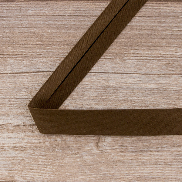 Косая бейка хлопок/полиэстер 20 мм, 25 м, цвет 17, темно-коричневый. Арт 6120-20мм-17            