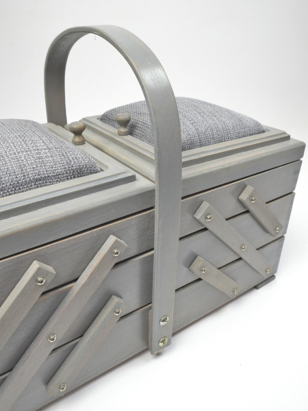 Шкатулка для рукоделия, бук, 3 этажа, античный серый, с игольницей. Арт 31/151/9