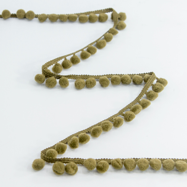 Тесьма с помпонами, диаметр 10 мм, цвет хаки. Арт PA-18-col.606