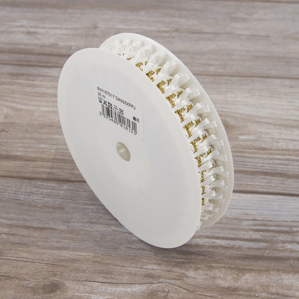 Тесьма PEGA тип отделочная, цвет белый с золотом, 17 мм. Арт 844167317DA002