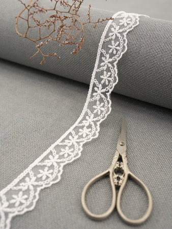 Кружево-вышивка на тюле, 28 мм, цвет белый, 100% полиэстер, 3,5 м. Арт T-1910.212