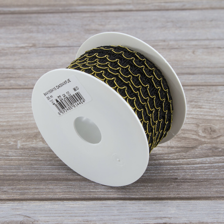 Тесьма PEGA тип отделочная, цвет черный с золотом, 15 мм. Арт 844153415DA004          