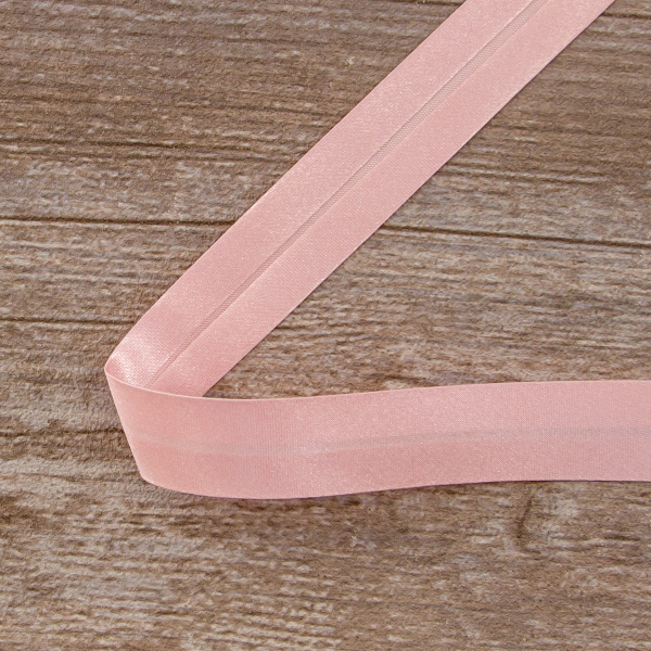 Косая бейка атласная 20 мм, 25 м, цвет 52, цвет дымчатой розы. Арт 6260-20мм-52            